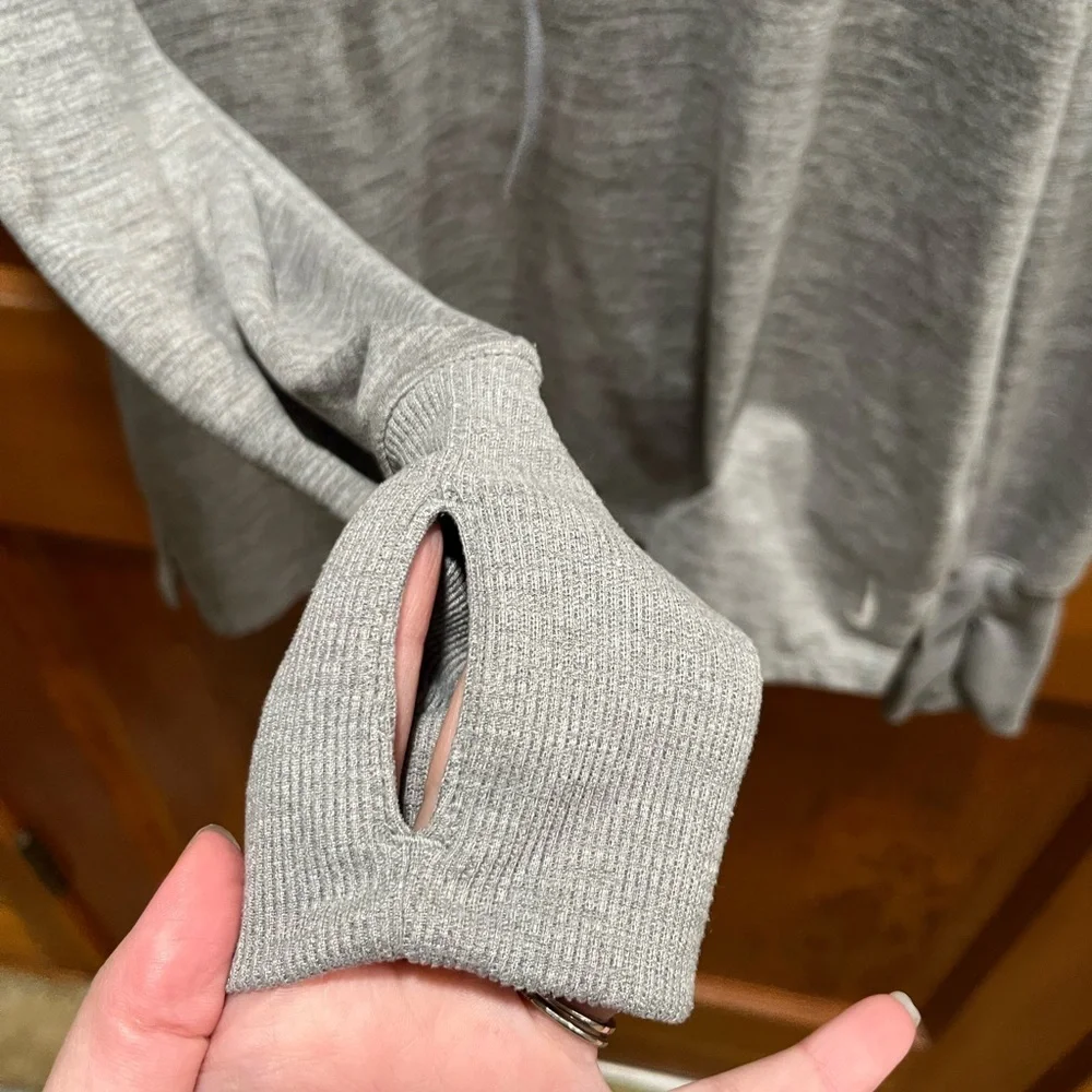 Nike Gray Women's Sweatshirt - Picture 4 of 4